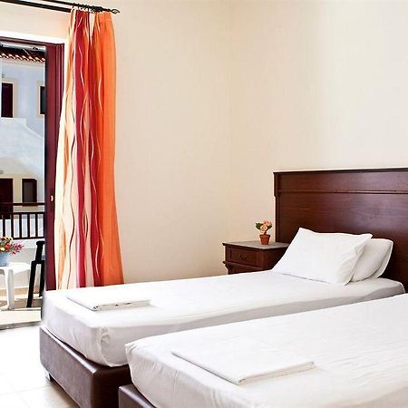 Laza Beach Inn Hotel Skála Zewnętrze zdjęcie
