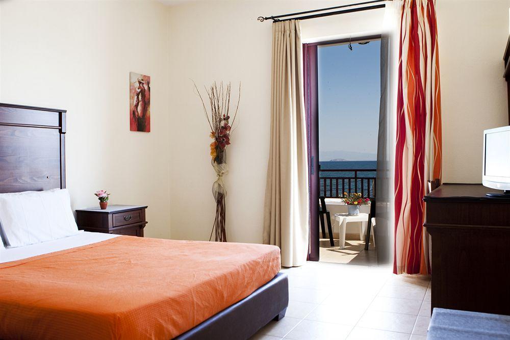 Laza Beach Inn Hotel Skála Zewnętrze zdjęcie